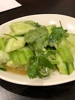 cucumber and crushed garlic salad v 凉拌黄瓜素